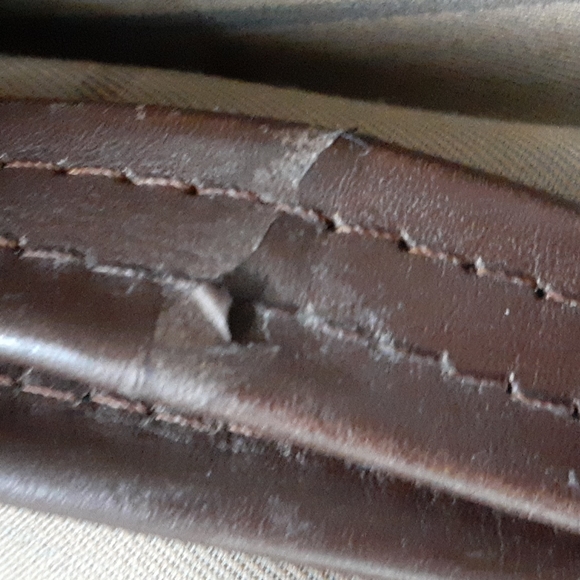 BURBERRYS Vintage Nova check shoulder bag Slight lift of leather on strap pic 7 - Picture 11 of 14